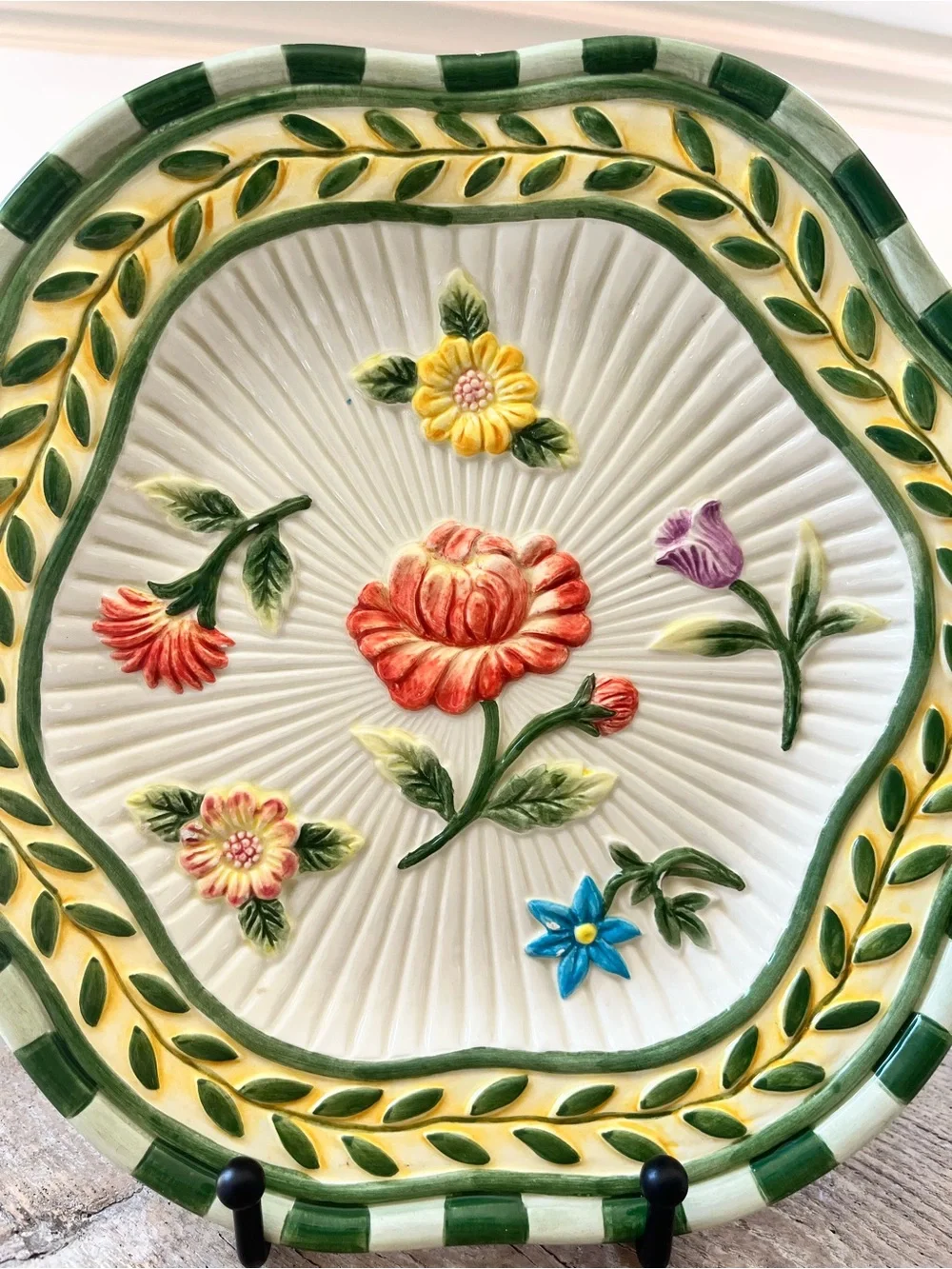 Fitz & Floyd Classics Raised Floral Plate 8.5”